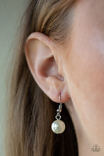 Load image into Gallery viewer, Posh Boss - White- Paparazzi